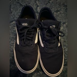 Men’s Vans tennis shoes size 10.5